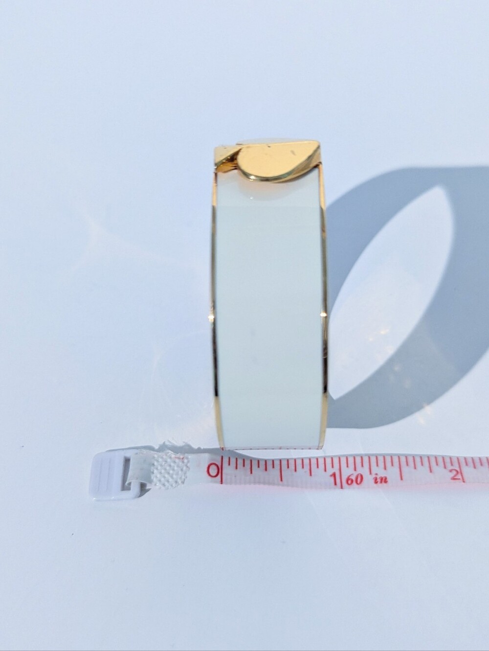 Kate Spade Heritage Spade Enamel Hinged Bangle Wh Enamel Gold-Tone Cuff Bracelet - Picture 10 of 10